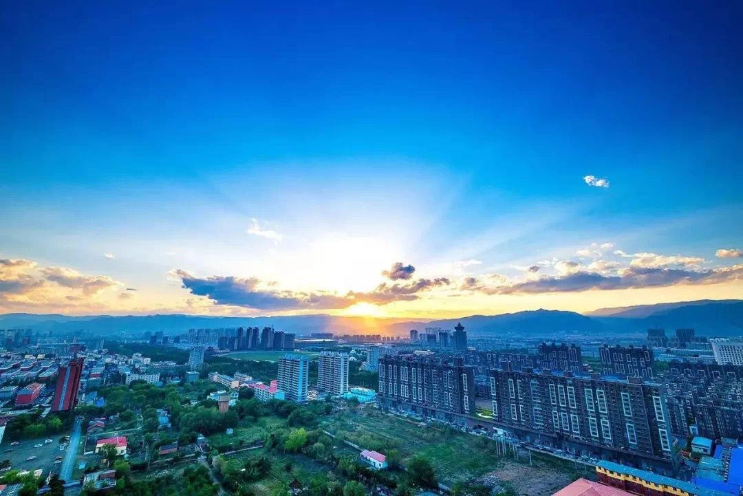 呼和浩特巷弄深处的秘密花园，那家隐藏的特色小店探秘记